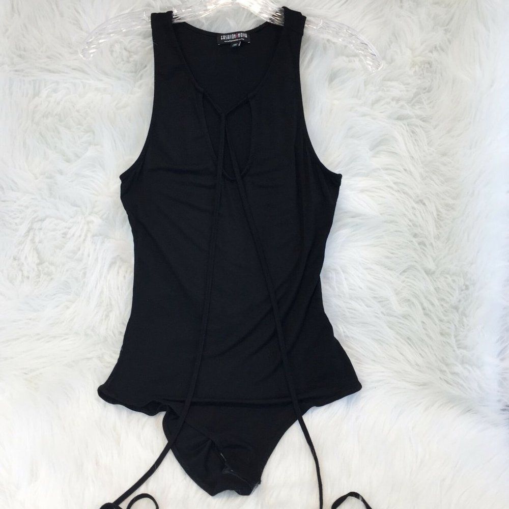 Fashion Nova Black Cami Tank Top Bodysuit w/ Tie Front V Neckline size Small